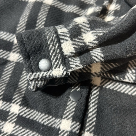 Girls size M 7/8 | Cat & Jack | Kids Plaid Button Down jacket | thicker shirt - Picture 3 of 4